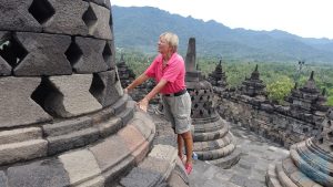 Neugierde stillen am Borobudur-Tempel