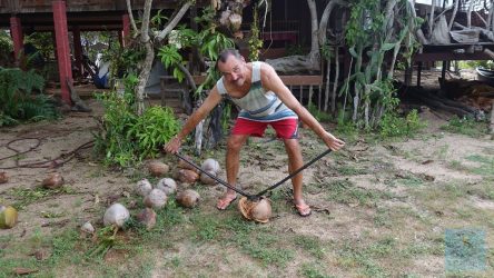 4 Außenschale abreißen