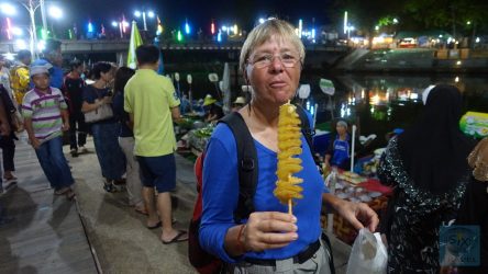 Schlemmern auf dem Schwimmenden Markt