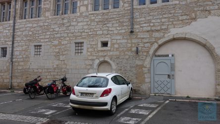 Hightech-Klo in alten Mauern