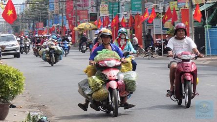 Universal-Transporter im Mekong-Delta