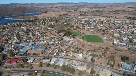 Die Stadt Jindabyne von oben