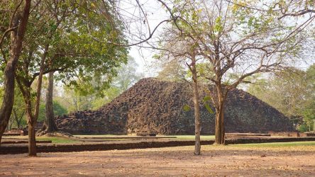 Geschichtsparks von Nord-Thailand - Si Thep - Khao Klang Nai Monument